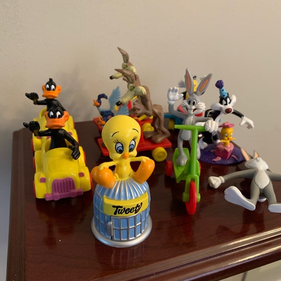 Lot of Looney Tunes McDonald’s Happy Meal Toys - Picture 2 of 5